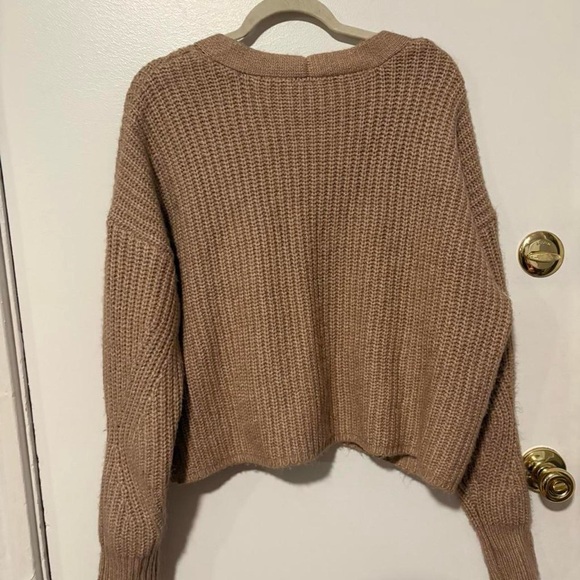 Tan cropped cardigan with button front and long sleeves. Size: L - Picture 4 of 6